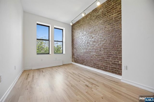 849 Boulevard 4D, Weehawken, NJ 07086