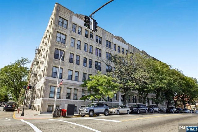 849 Boulevard 4D, Weehawken, NJ 07086