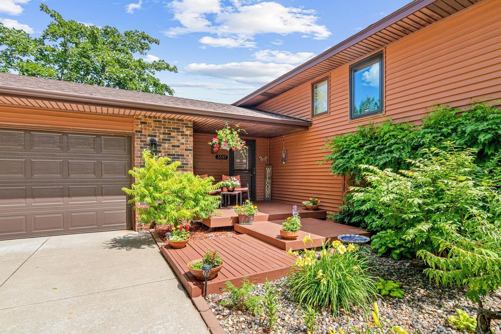 3597 Gresham Avenue N, Oakdale, MN 55128