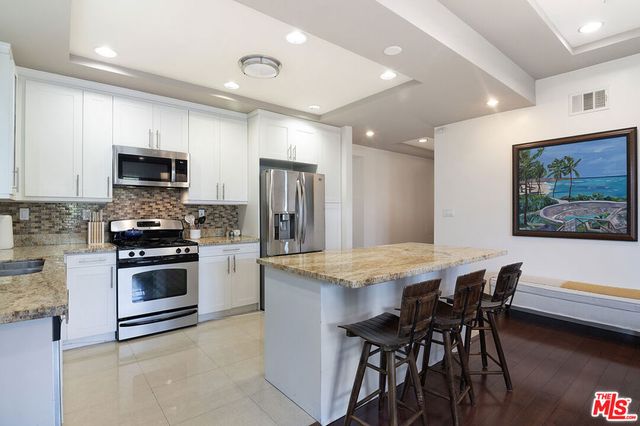 5601 W Olympic Boulevard 301, Los Angeles, CA 90036