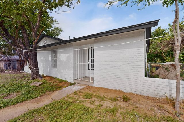 301 Stoneport Drive, Dallas, TX 75217