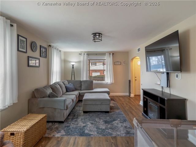 871 S Washington Street, St Albans, WV 25177