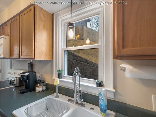 871 S Washington Street, St Albans, WV 25177