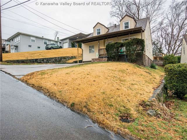 871 S Washington Street, St Albans, WV 25177