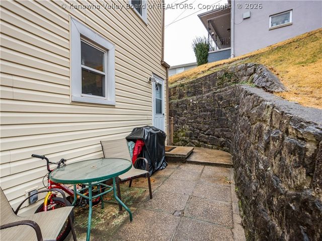 871 S Washington Street, St Albans, WV 25177