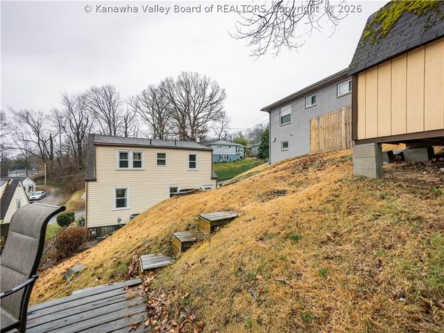 871 S Washington Street, St Albans, WV 25177