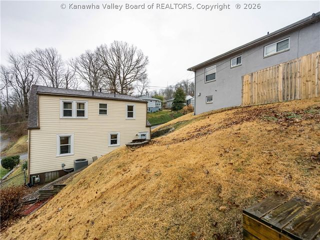871 S Washington Street, St Albans, WV 25177