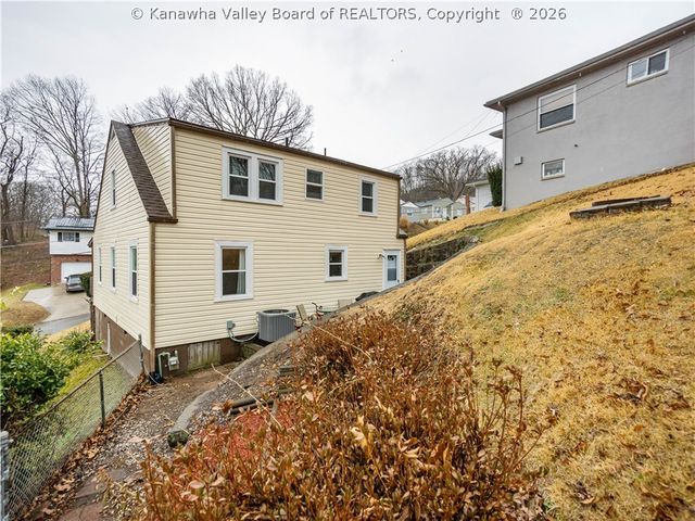 871 S Washington Street, St Albans, WV 25177
