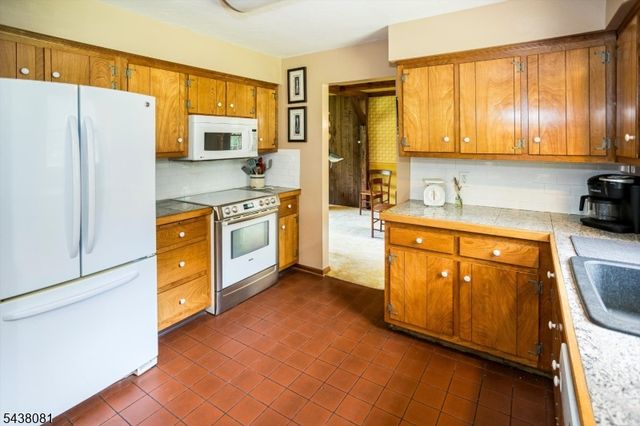 7 Catan Dr, Chester Twp., NJ 07836