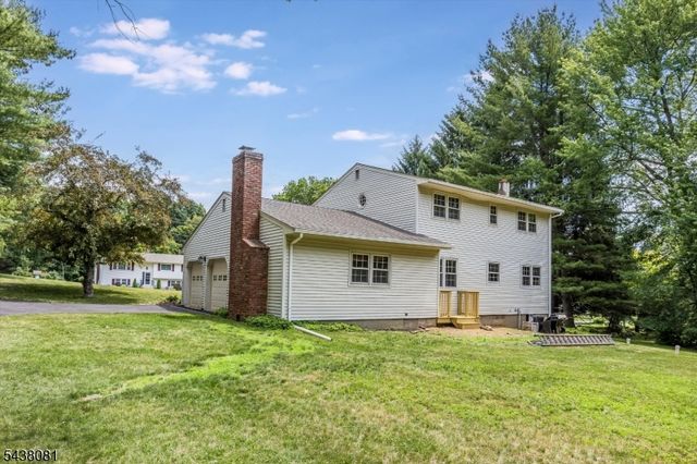 7 Catan Dr, Chester Twp., NJ 07836