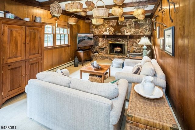 7 Catan Dr, Chester Twp., NJ 07836