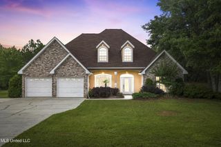 1817 Shelby Lane, Ocean Springs, MS 39564