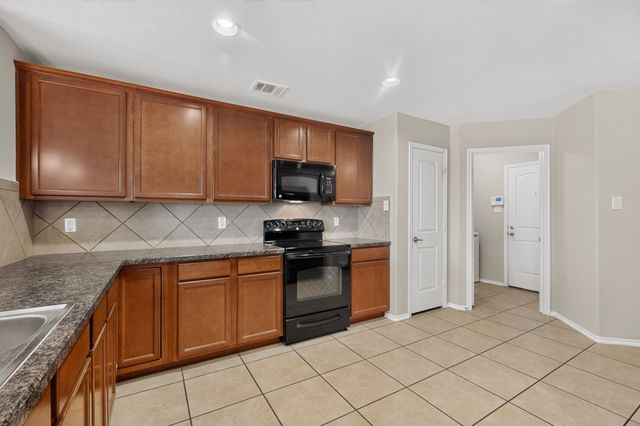 2011 Samantha Lane, Heartland, TX 75126