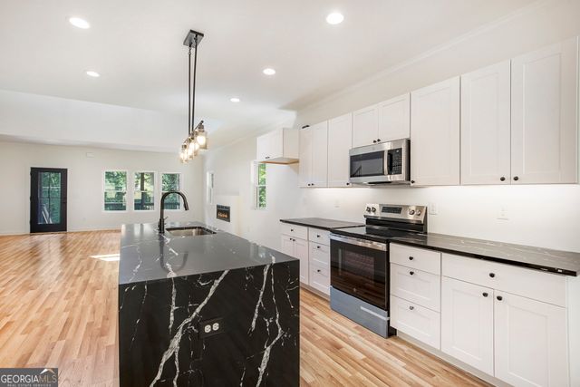 3220 Sweetbriar Drive, Villa Rica, GA 30180