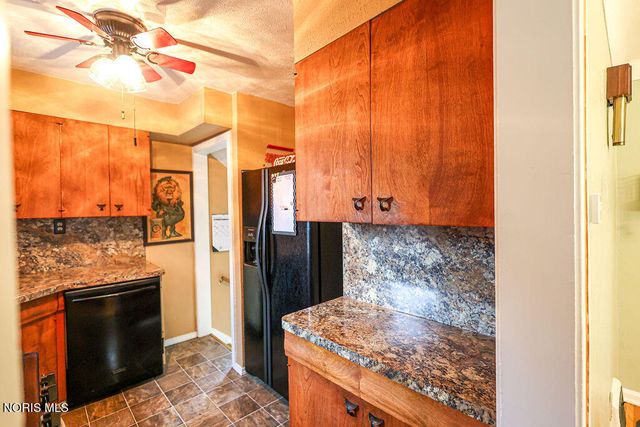 2477 Eastmoreland Drive, Oregon, OH 43616