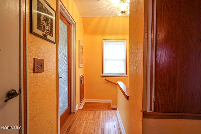 2477 Eastmoreland Drive, Oregon, OH 43616