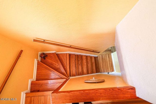 2477 Eastmoreland Drive, Oregon, OH 43616