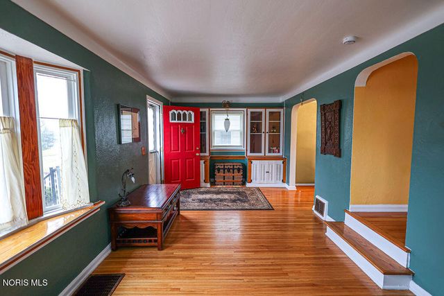 2477 Eastmoreland Drive, Oregon, OH 43616