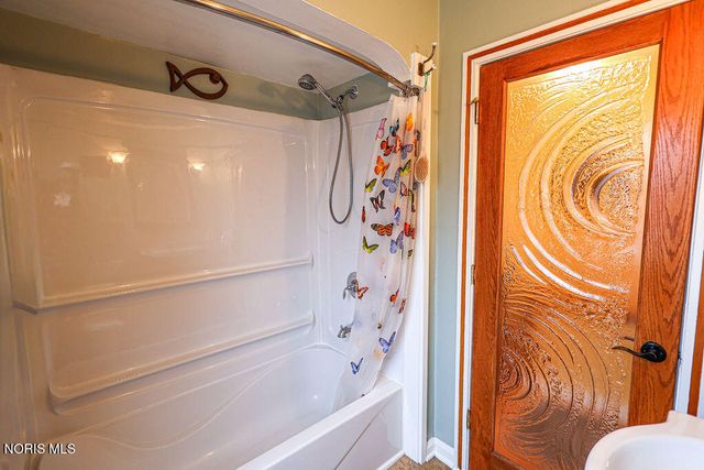 2477 Eastmoreland Drive, Oregon, OH 43616