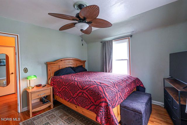 2477 Eastmoreland Drive, Oregon, OH 43616