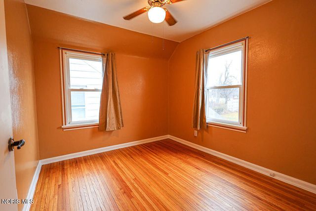 2477 Eastmoreland Drive, Oregon, OH 43616