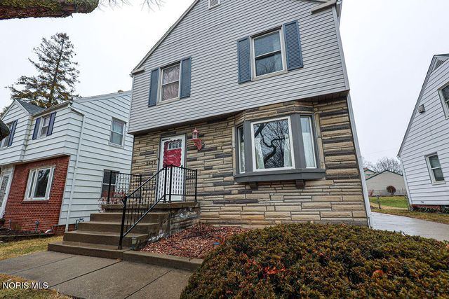 2477 Eastmoreland Drive, Oregon, OH 43616