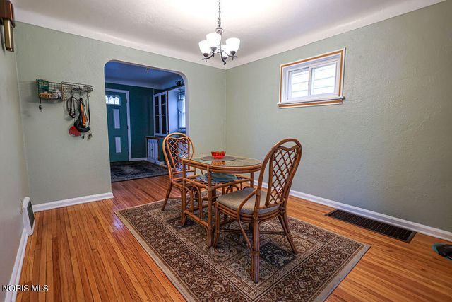 2477 Eastmoreland Drive, Oregon, OH 43616