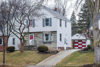 2477 Eastmoreland Drive, Oregon, OH 43616