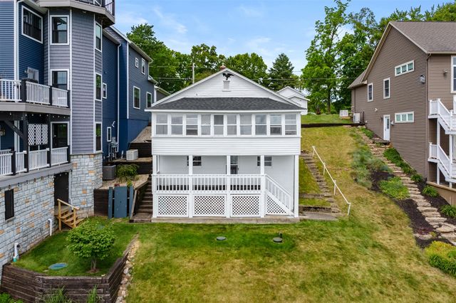 14895 N Barton Lake Drive, Vicksburg, MI 49097