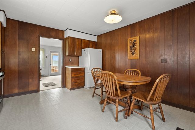 14895 N Barton Lake Drive, Vicksburg, MI 49097