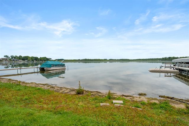 14895 N Barton Lake Drive, Vicksburg, MI 49097