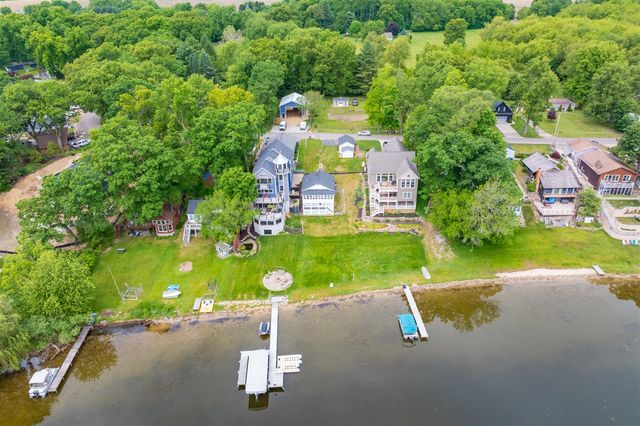 14895 N Barton Lake Drive, Vicksburg, MI 49097