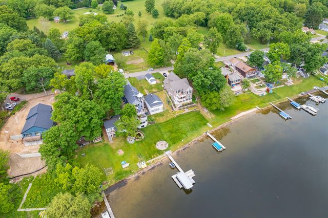 14895 N Barton Lake Drive, Vicksburg, MI 49097