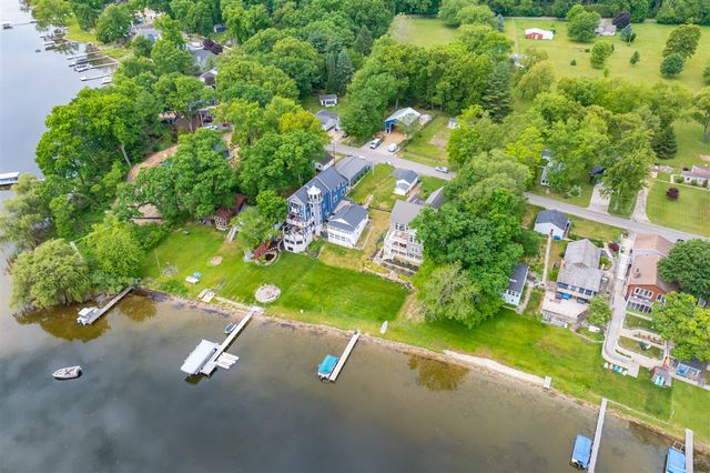 14895 N Barton Lake Drive, Vicksburg, MI 49097
