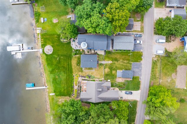 14895 N Barton Lake Drive, Vicksburg, MI 49097