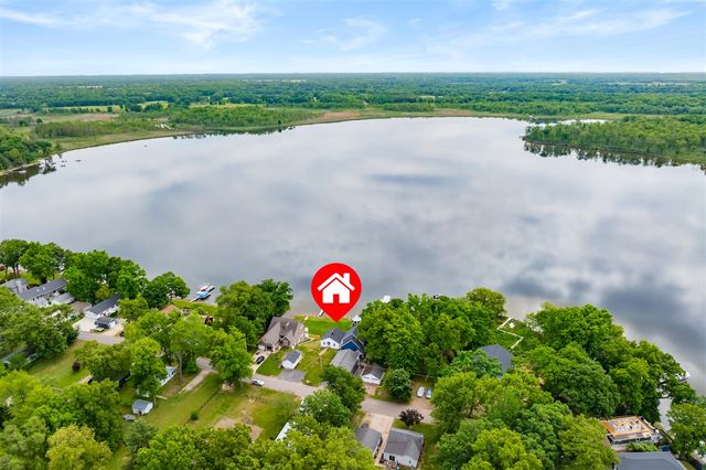 14895 N Barton Lake Drive, Vicksburg, MI 49097