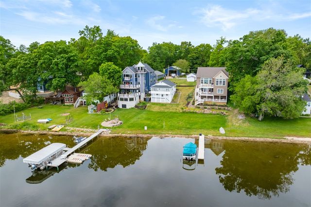 14895 N Barton Lake Drive, Vicksburg, MI 49097