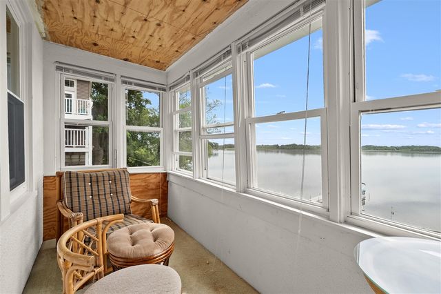 14895 N Barton Lake Drive, Vicksburg, MI 49097
