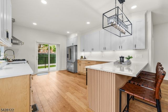 10 Marilyn Pl, Clifton City, NJ 07011