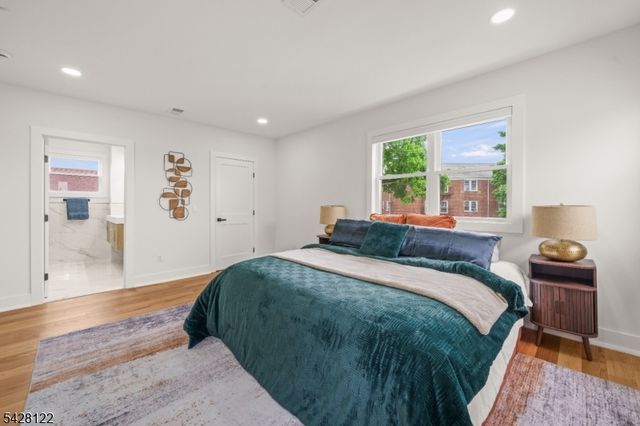 10 Marilyn Pl, Clifton City, NJ 07011