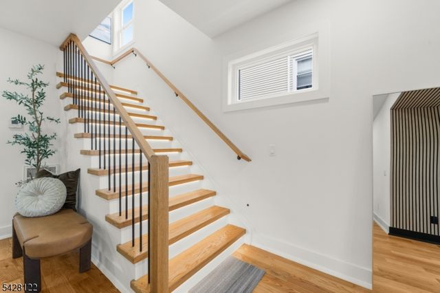 10 Marilyn Pl, Clifton City, NJ 07011