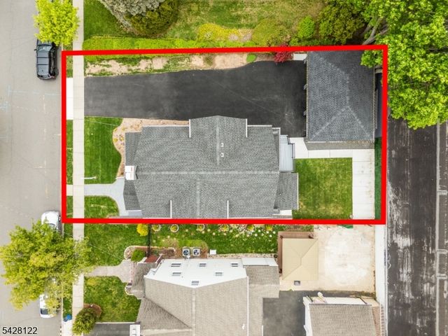 10 Marilyn Pl, Clifton City, NJ 07011