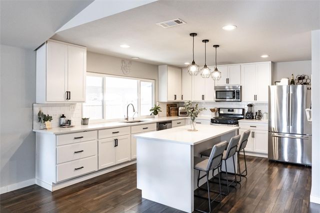 5152 N Colony Boulevard, The Colony, TX 75056