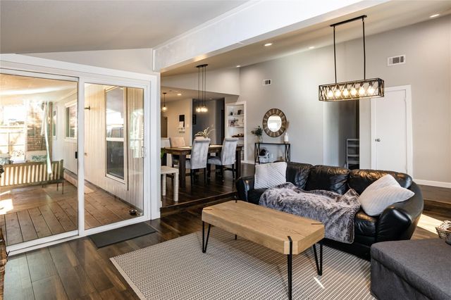 5152 N Colony Boulevard, The Colony, TX 75056
