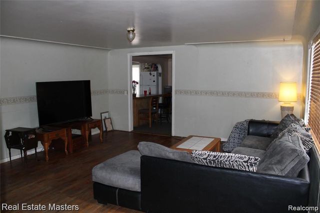 4265 Pine Grove Avenue, Fort Gratiot, MI 48059