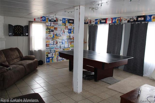 4265 Pine Grove Avenue, Fort Gratiot, MI 48059