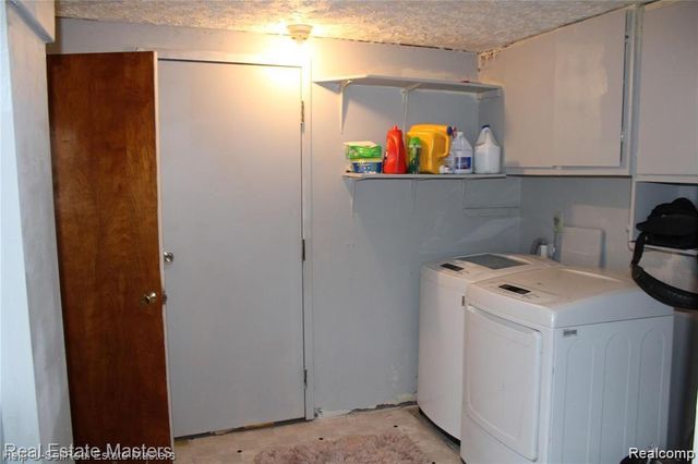 4265 Pine Grove Avenue, Fort Gratiot, MI 48059