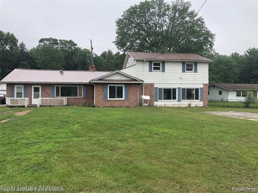 4265 Pine Grove Avenue, Fort Gratiot, MI 48059