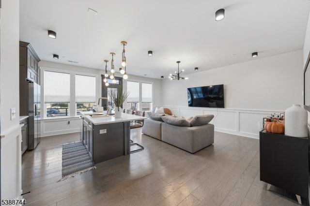 7 Jessica Ln 11204, Union Twp., NJ 07083