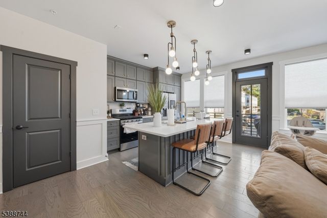 7 Jessica Ln 11204, Union Twp., NJ 07083